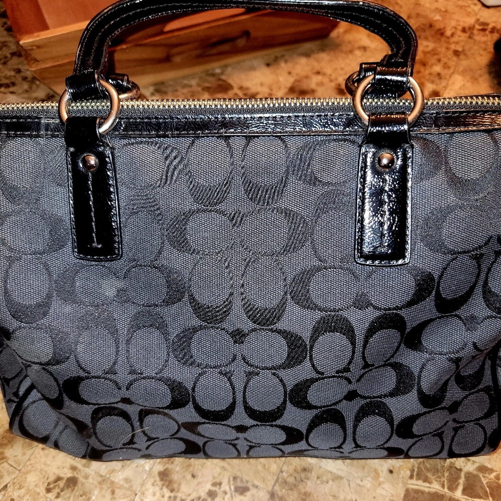 Coach purse - Picture 4 of 7